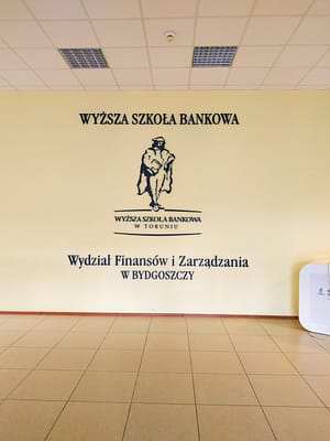 УНИВЕРСИТЕТ БАНКОВСКОГО ДЕЛА В Быдгоще 4