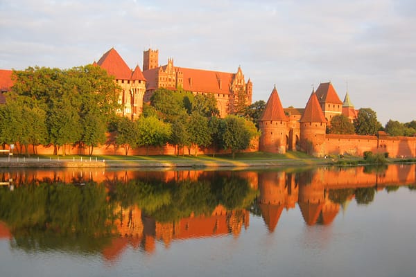 поступить в Польшу, высшее образование в Польше, учеба в Польше, обучение в Польше, образовательный центр AMBASADOR, Мариенбург