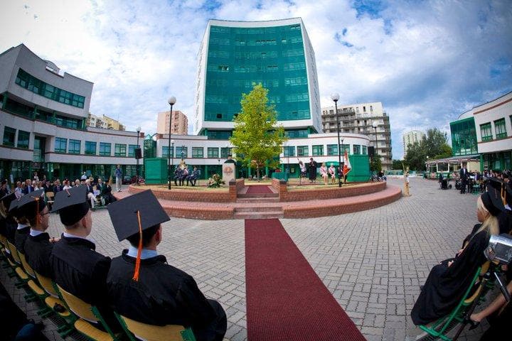 УНИВЕРСИТЕТ ЛАЗАРСКОГО 6