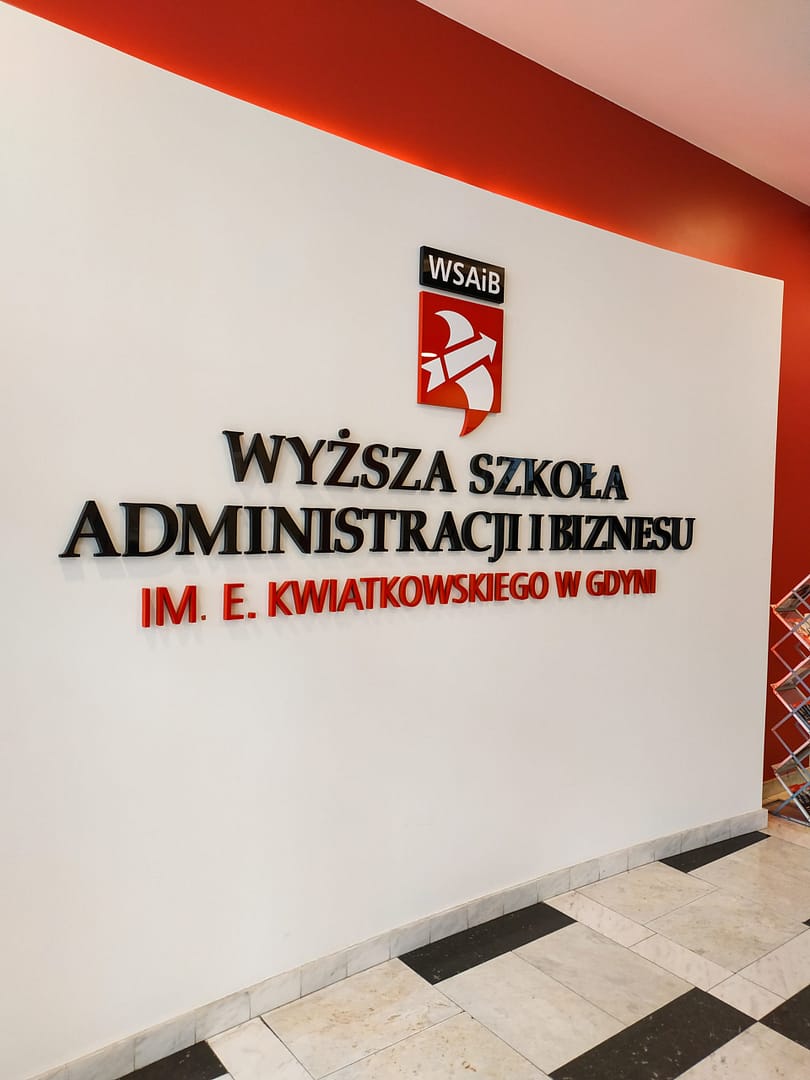 УНИВЕРСИТЕТ АДМИНИСТРАЦИИ И БИЗНЕСА В Гдыни 4