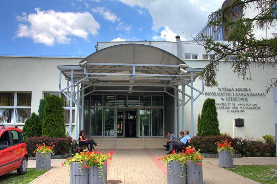 УНИВЕРСИТЕТ ИНФОРМАЦИОННЫХ ТЕХНОЛОГИЙ И МЕНЕДЖМЕНТА 2